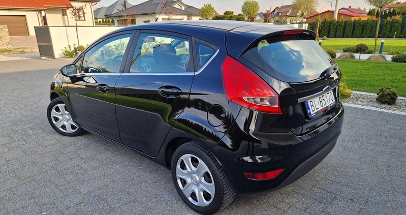 Ford Fiesta cena 20999 przebieg: 239000, rok produkcji 2012 z Wąchock małe 529